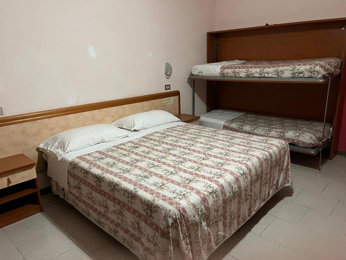 Hotel Zucconi مونتيكاتيني تيرمي المظهر الخارجي الصورة