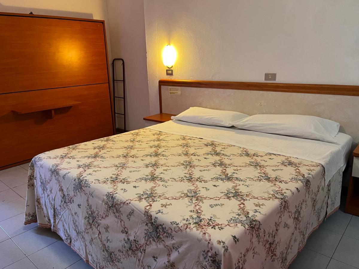 Hotel Zucconi مونتيكاتيني تيرمي المظهر الخارجي الصورة